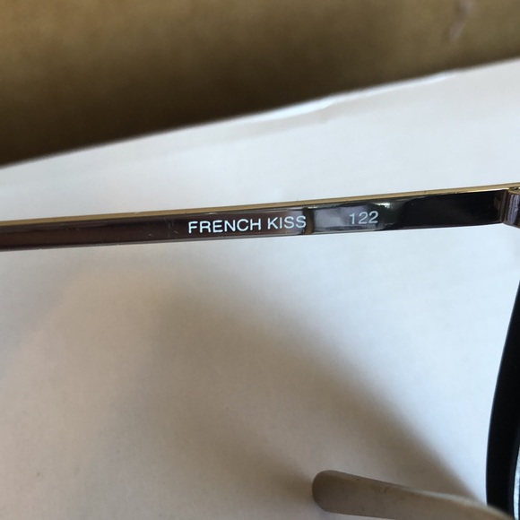 Quay French Kiss Sunglasses - Picture 3 of 6